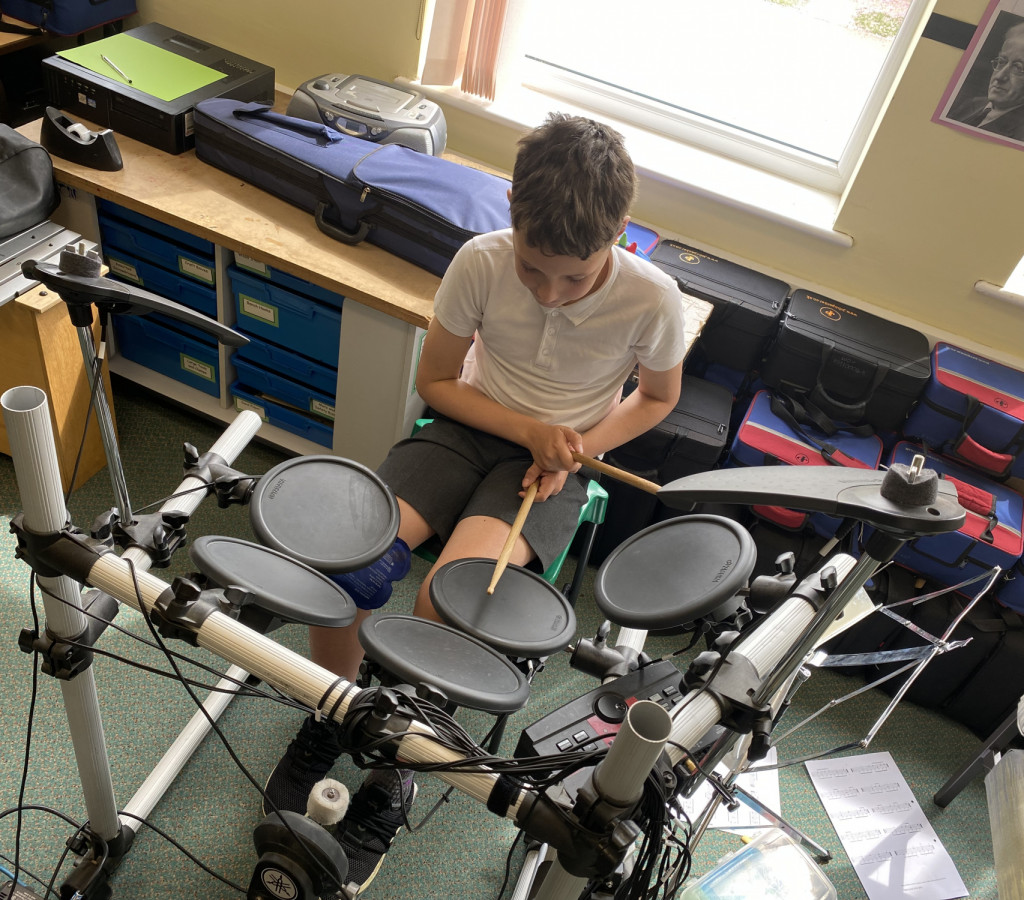 C883CB8C-6D7B-4936-B8B5-C564E2225504